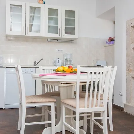 Apartment Relaxing Paulina With Balcony Dubrovnik