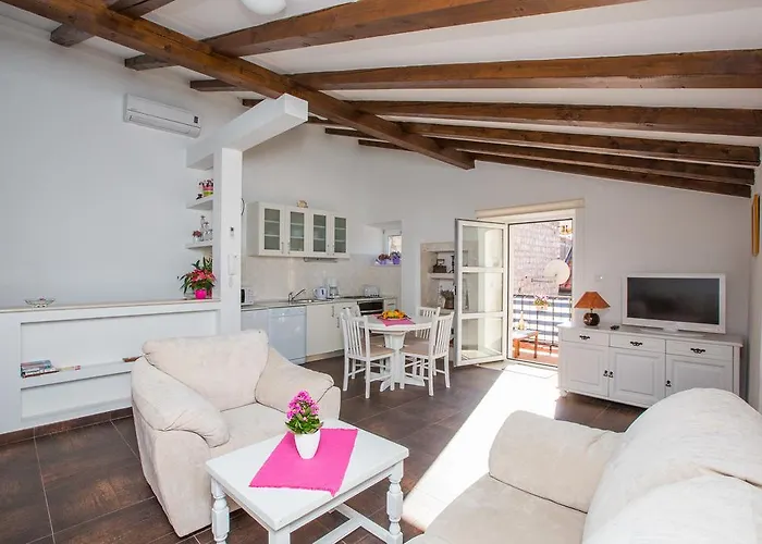 Relaxing Paulina With Balcony Apartamento *