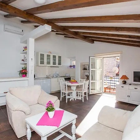 Relaxing Paulina With Balcony Apartmán *